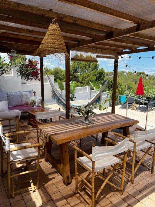 House With Swimming Pool And Amazing Sea And Mountain Views In Montgo, Ferienhaus *
