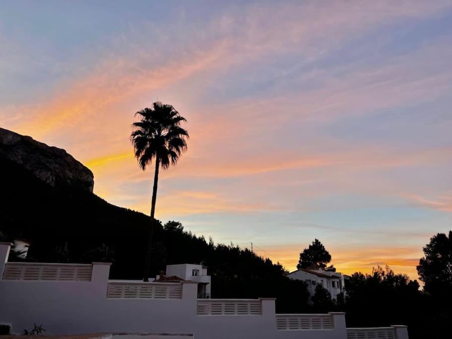 House With Swimming Pool And Amazing Sea And Mountain Views In Montgo, Ferienhaus *